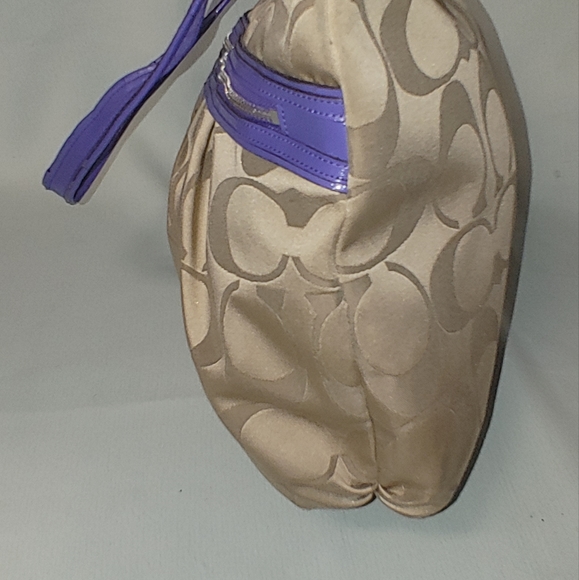 Coach - Picture 4 of 8